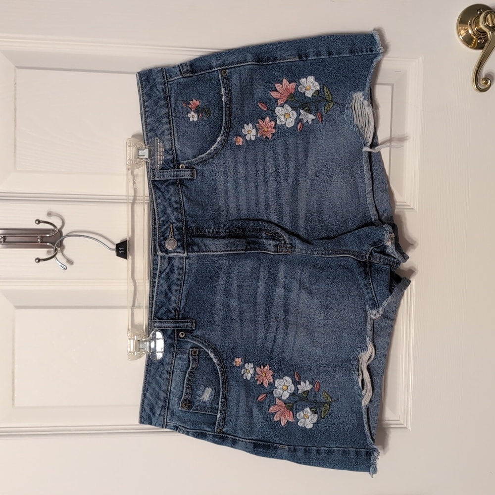 Time And Tru Floral Embroidered Shorts Size 18